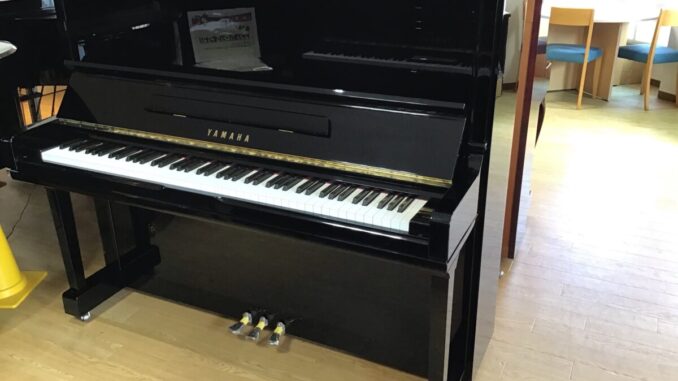 ヤマハ中古ピアノ　HQ300SX　新潟店展示