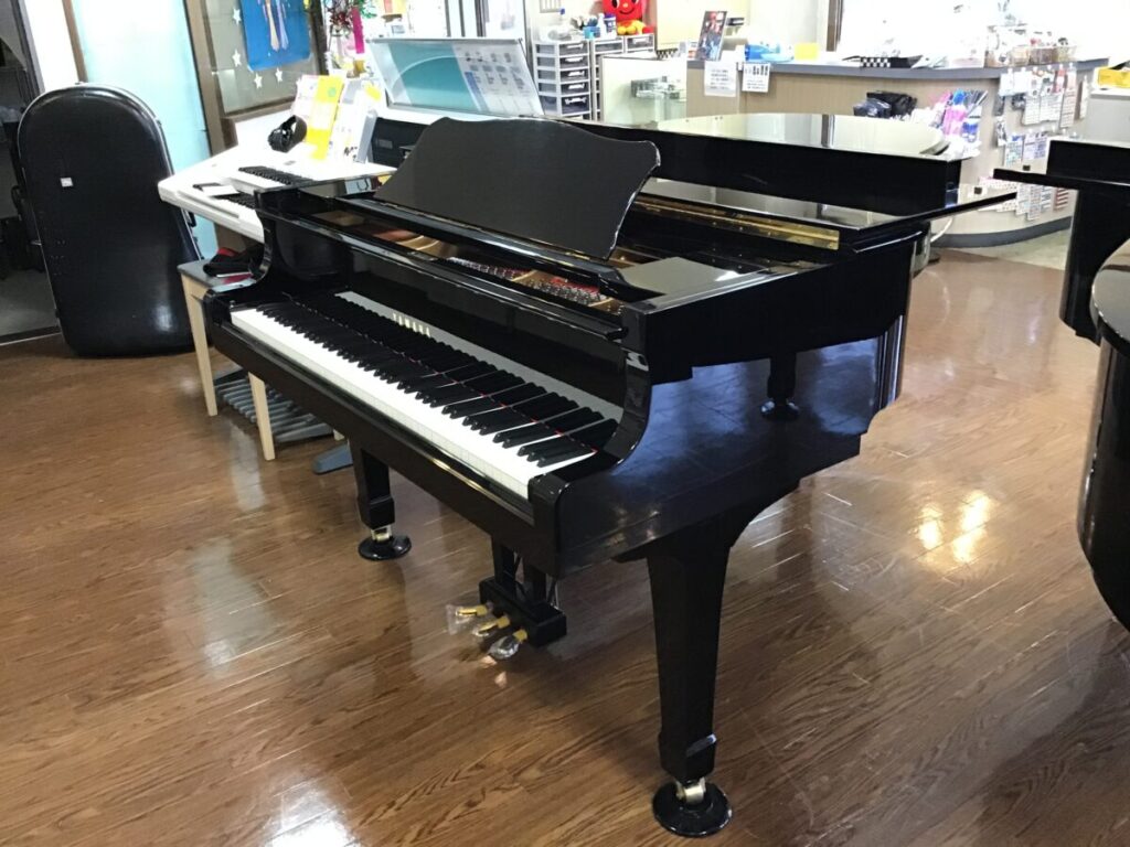 ヤマハ中古ピアノ　C3E 三条店展示