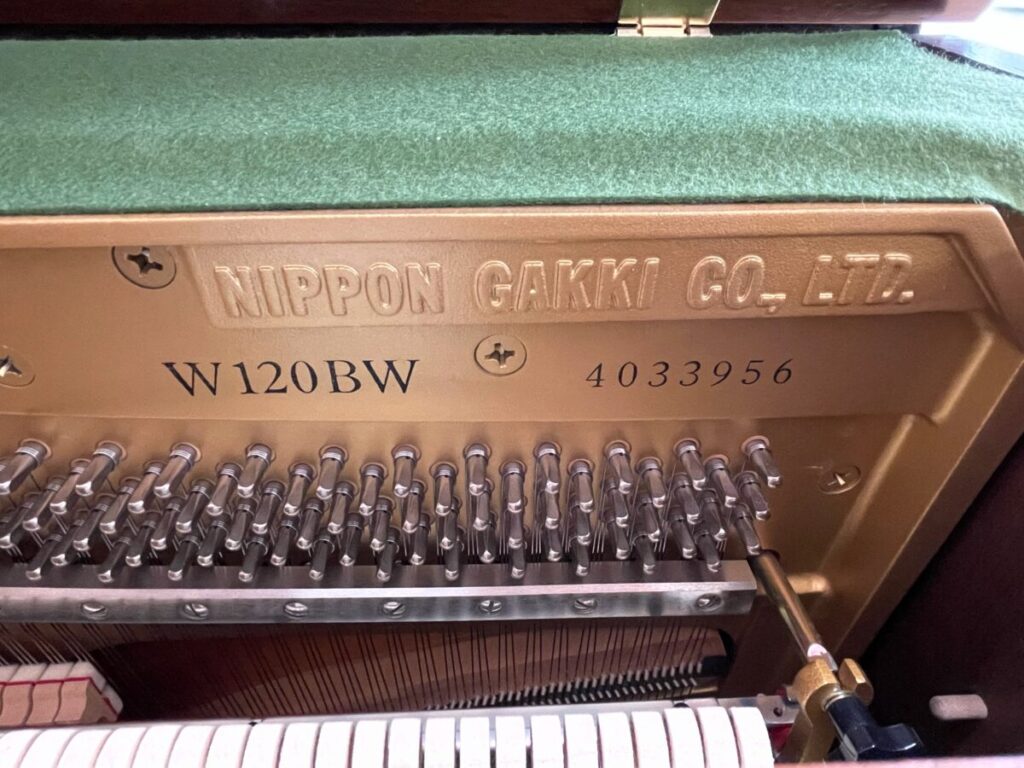 ヤマハ　中古ピアノ　W120BW