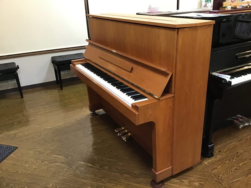 ヤマハ中古ピアノ　W103　三条店展示