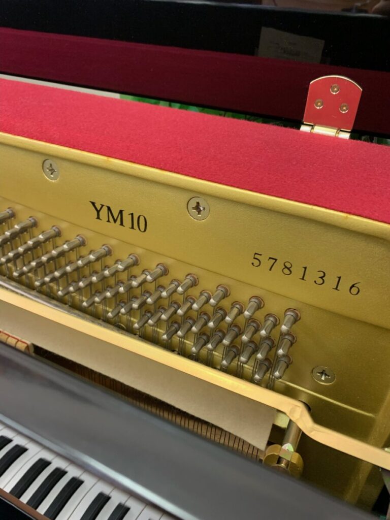 ヤマハ中古ピアノ　YM10　西新潟店展示